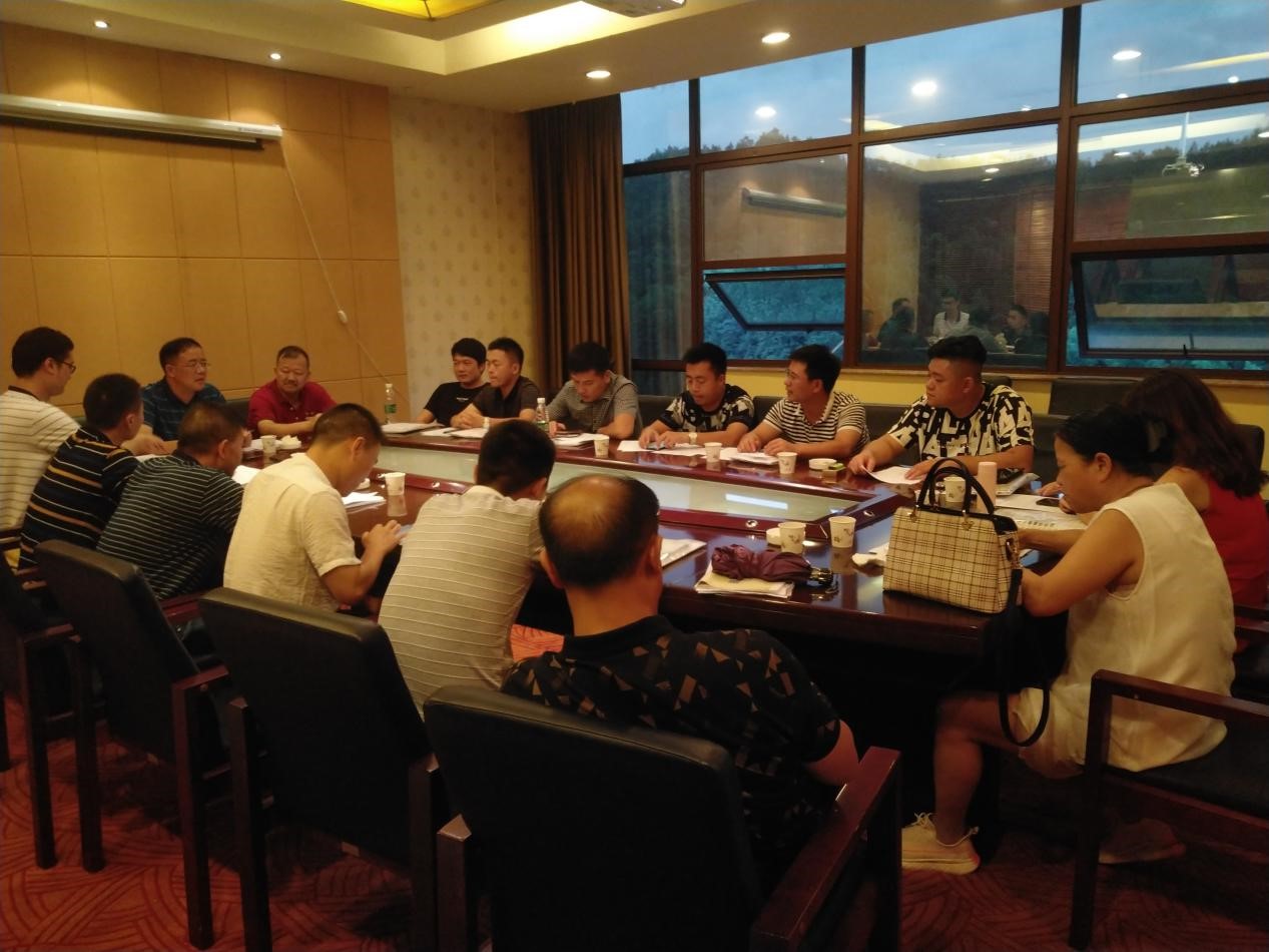 廣西團隊的小組會議，何譽軍先生親自坐鎮